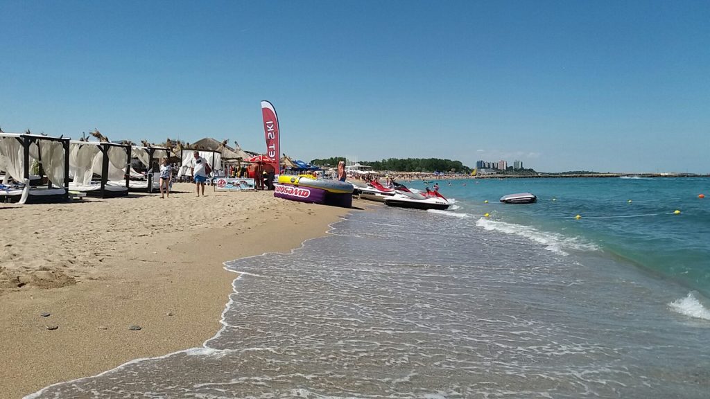 Tragedie la malul mării. Un tânăr a murit după ce a pierdut controlul asupra kite-ului