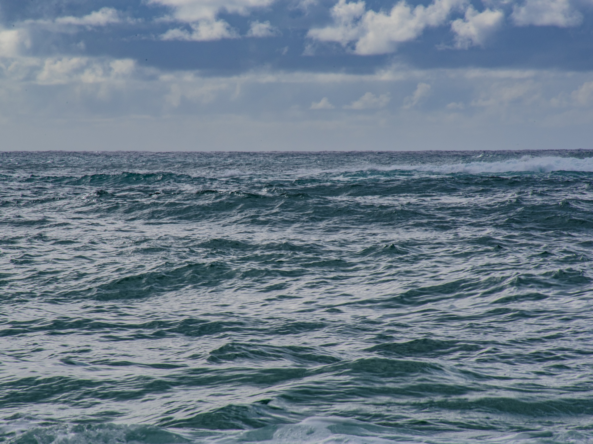 Cel mai izolat loc de pe pământ. Este inaccesibil și astronauții sunt mai aproape de el decât orice alt om