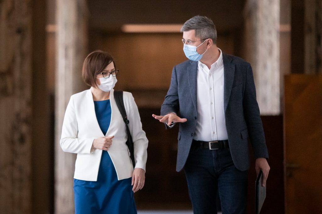 Cabinetul Cîțu a fost sărit. Ministerul Sănătății cumpără vaccin anti-HPV ca să vaccineze gratuit fetele până la 18 ani