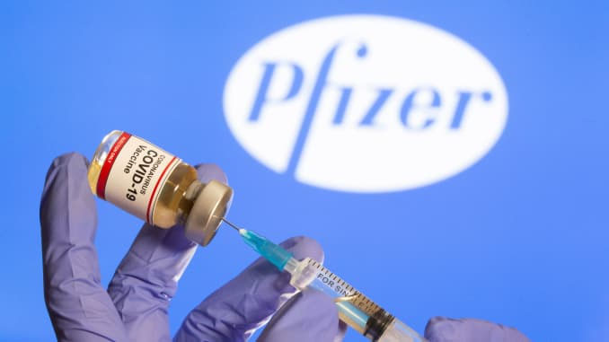 Decizie radicală. Pfizer îi dă afară pe angajații care nu vor să se vaccineze. Doar două excepții sunt acceptate