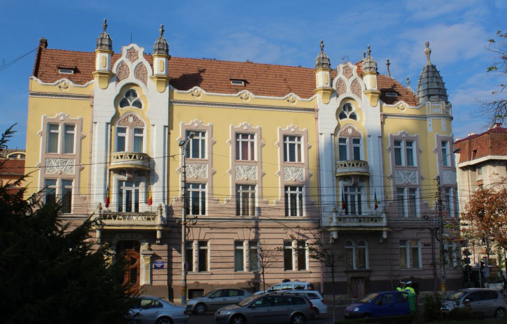 O fostă purtătoare de cuvânt al Prefecturii Cluj, dată în judecată pentru că îi era foame