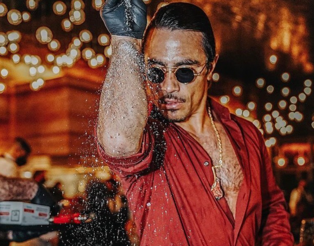 Friptura poleită cu aur ajunge la Londra. Excentricul bucătar Salt Bae deschide un nou restaurant