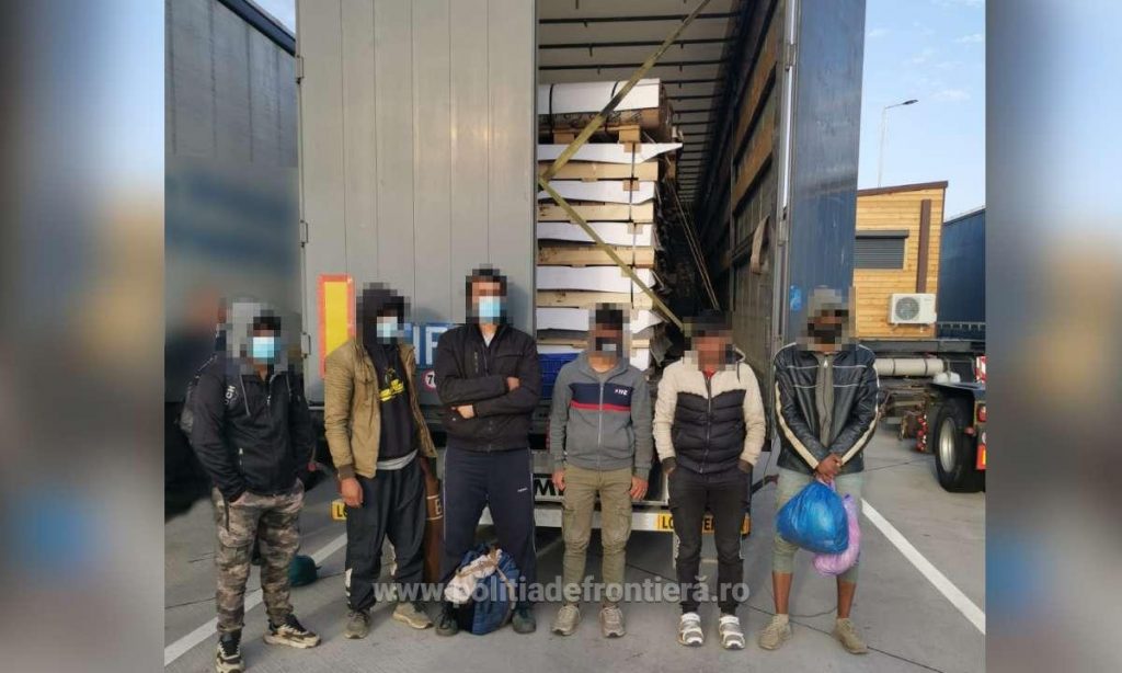 România, asaltată de valuri de migranți. Poliţia susține nu mai face față