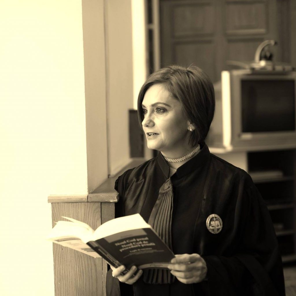 Judecătoarea Stoicescu, revoltată: „Vă doresc dictatură plăcută!”