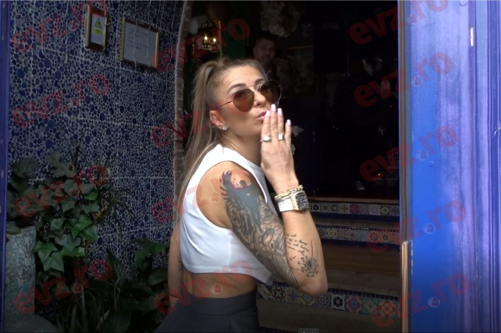 VIDEO. Ce face Anamaria Prodan când Reghe este în cantonament cu Univeristatea Craiova. A ieșit la masă cu doi bărbați