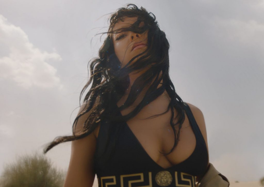 VIDEO/ Complet nemachiată și cu părul prins în vârful capului. Cum arată INNA când nu e la concerte sau evenimente