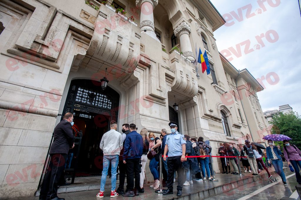 Demisii pe bandă rulantă la Primăria Capitalei. Totul după descinderea procurorilor DNA