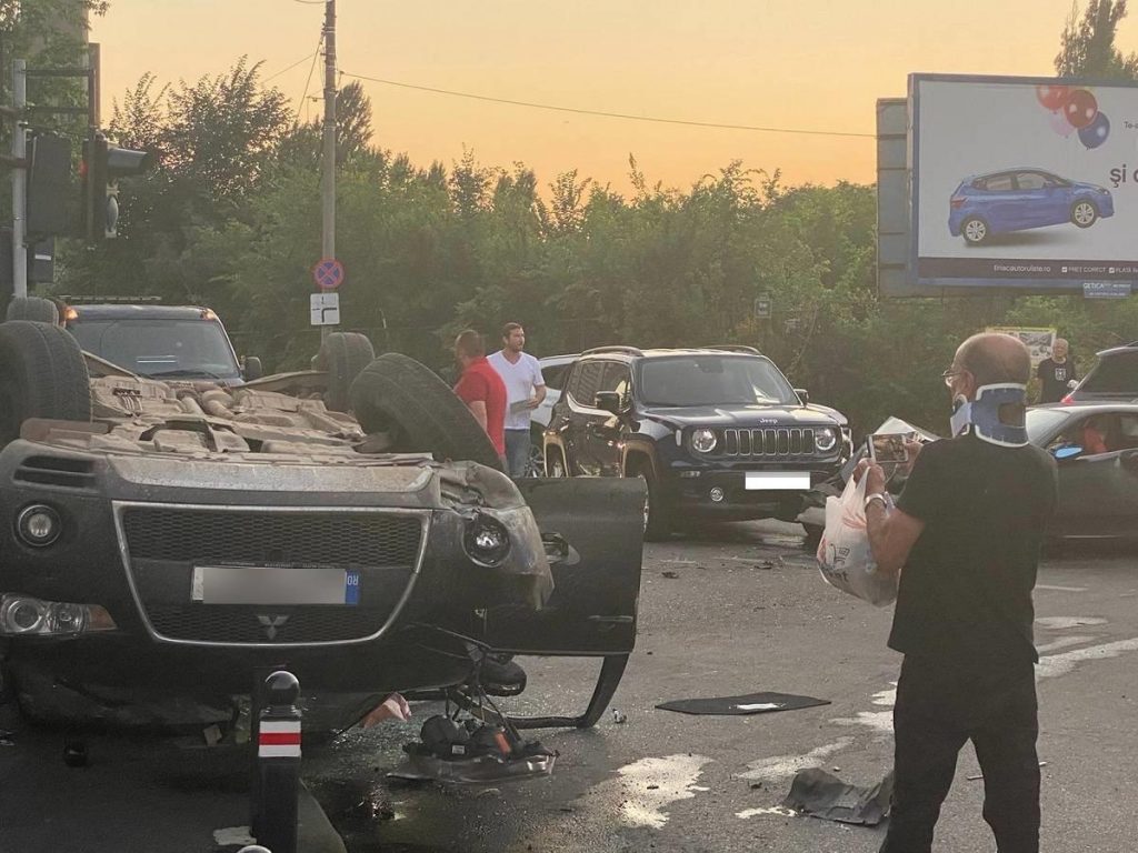Accident cu 3 maşini în Bucureşti. A fost implicat şi Alin Petrache, preşedintele FRR