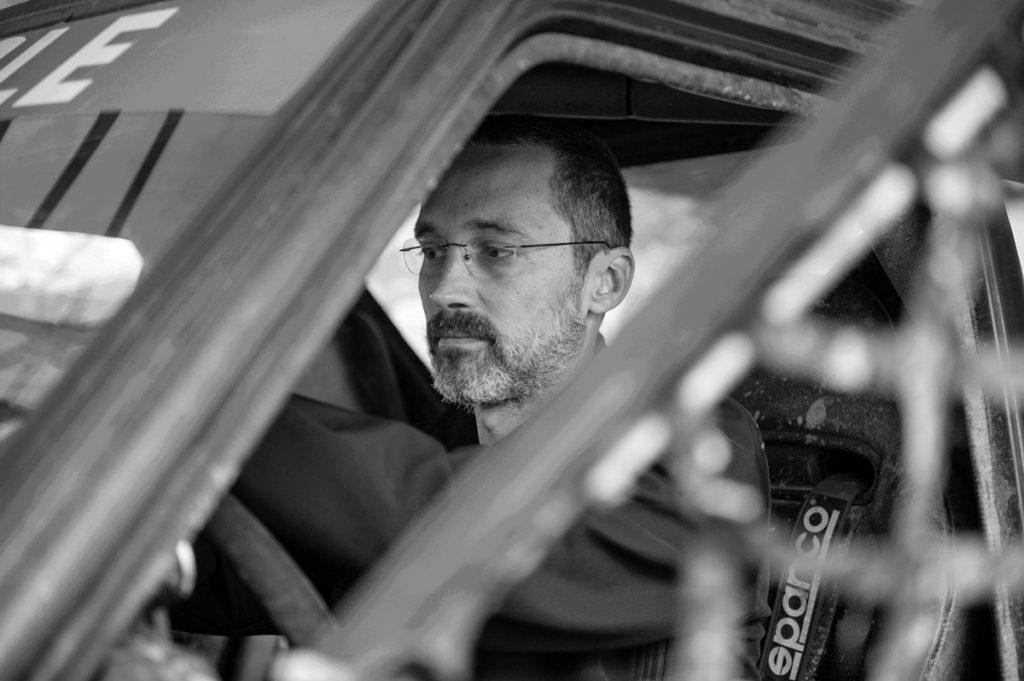 Adrian Cernea, campion național la off road, a murit la raliul Oituzului. Mașina lui a fost luată de viitură