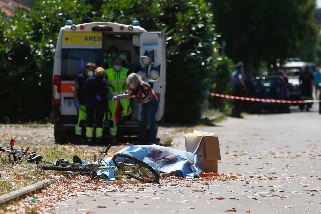 Noi detalii despre atacul armat care a cutremurat Italia. Copiii au fost împușcați în inimă și gât. VIDEO