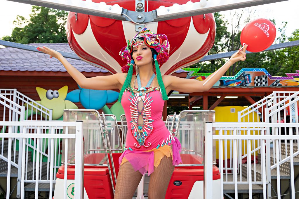 VIDEO. Anna Lesko e foarte pătimașă ...în bucătărie. Are niște rețete ”cu iz rusesc”!