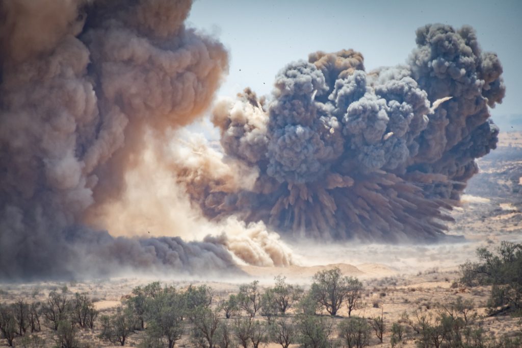 Israel lansează atacuri aeriene nimicitoare în Gaza, punând capăt acordului de încetarea focului. VIDEO