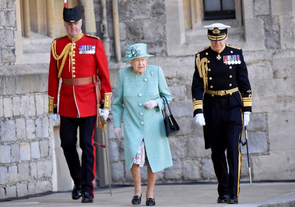 Ce mesaj au transmis Regina Elisabeta și prințul Charles după nașterea fetiței lui Meghan Markle