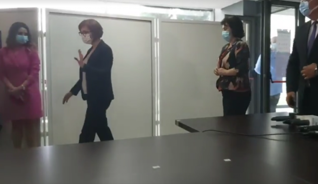 Incident scandalos la Craiova. Ministrul Sănătății a părăsit o conferință de presă iritată de întrebările jurnaliștilor