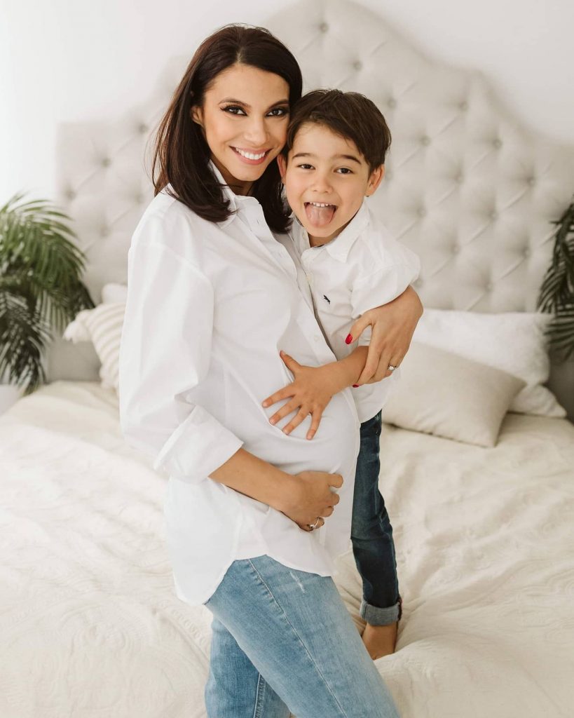 VIDEO EXCLUSIV/ Irina Mohora a rămas șocată de atitudinea fiului ei  când l-a anunțat că va fi frate mai mare.„Ne-a spus că surioara este în burtică pentru că el și-a dorit-o”