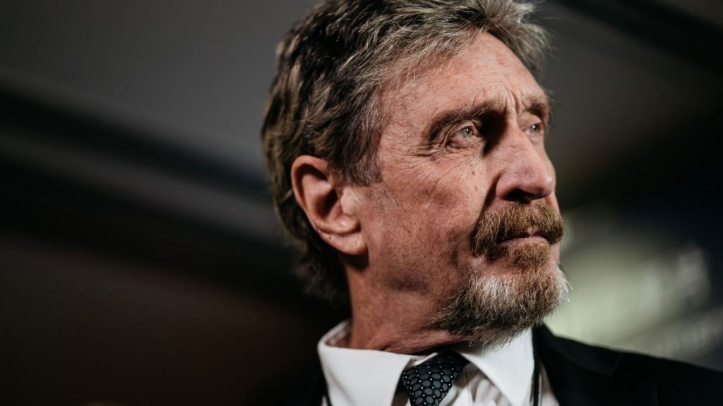 Autopsia făcută după decesul lui John McAfee arată că a fost vorba despre sinucidere. Soția milionarului nu crede în această variantă