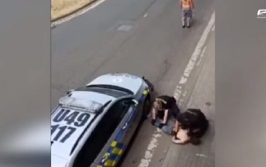 Un nou caz George Floyd în Cehia. Controverse pe tema morții tânărului rom. "A consumat droguri". VIDEO