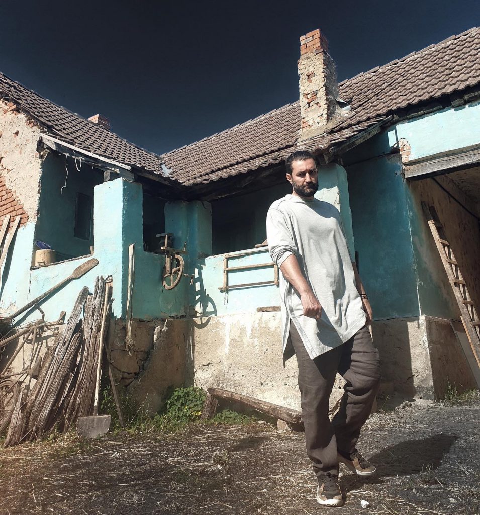 Smiley vine în ajutorul elevilor care anul trecut au fost privați de accesul la educație. „Fiecare copil trebuie să meargă la școală”