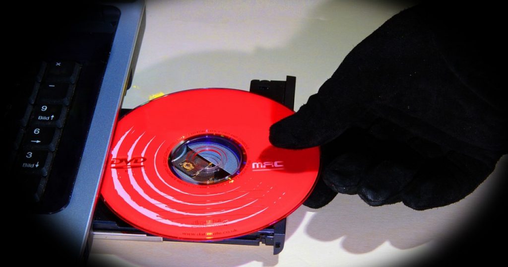 Fost angajat al Twitter condamnat pentru că a spionat dizidenți în interesul Arabiei Saudite