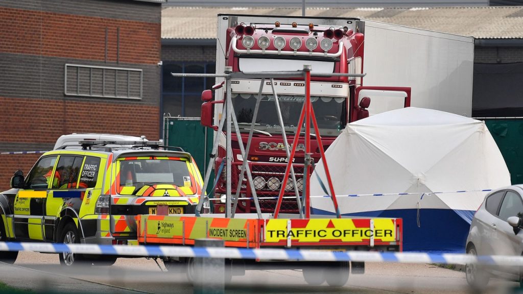 Român arestat în cazul „camionului mormânt” din Anglia, în care au fost găsite 39 de cadavre