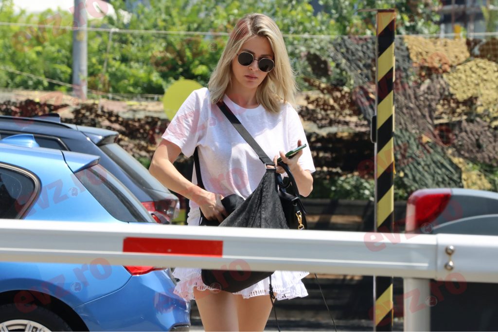 VIDEO EXCLUSIV/ Cum mai arată Alina Crișan, fosta componentă a trupei A.S.I.A! Ultimii ani au fost extrem de îngăduitori cu blonda