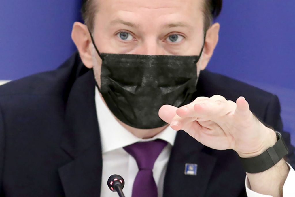 Trolling politic pe Facebook. PSD îi bate obrazul lui Cîțu în scandalul CFR