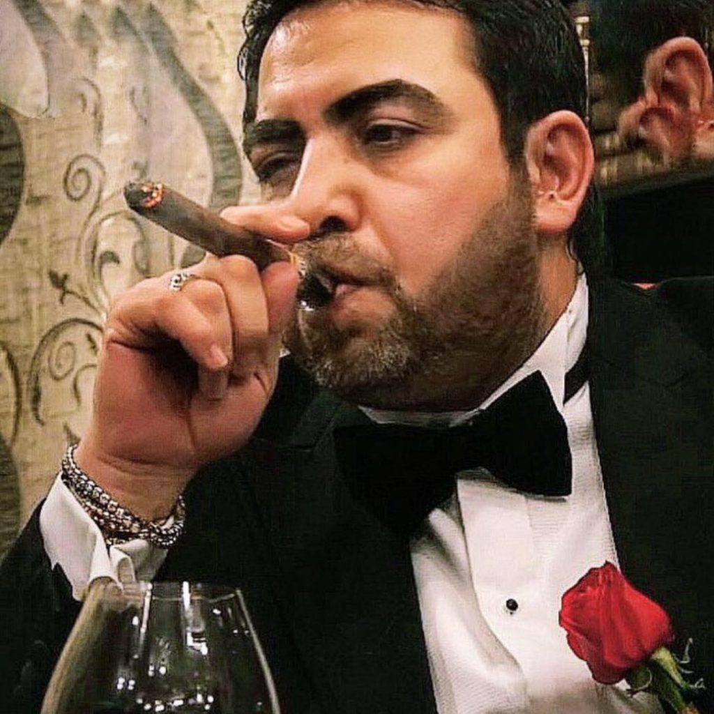 Fiica lui Dan Bursuc, șantajată și bătută de un interlop din Capitală. Ar fi fost transformată în sclavă și pusă să fure bijuteriile părinților