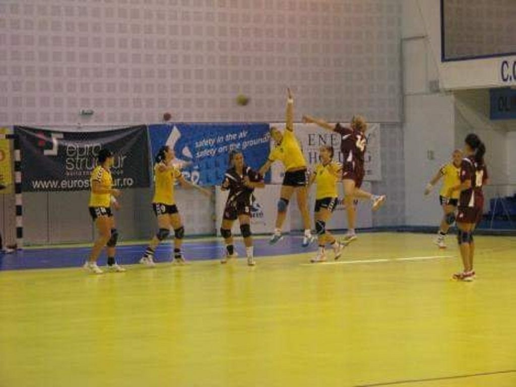 Campioana României la handbal a pierdut șansa calificării directe în sferturile Ligii Campionilor. Ce meciuri urmează pentru Rapid București