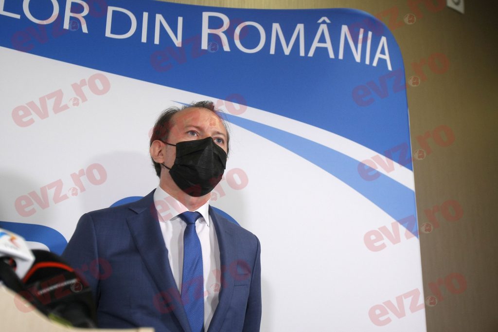 Cum s-au trezit românii cu pensiile și salariile tăiate fără să știe. Executivul condus de Florin Cîțu, acuzat de tactici perfide