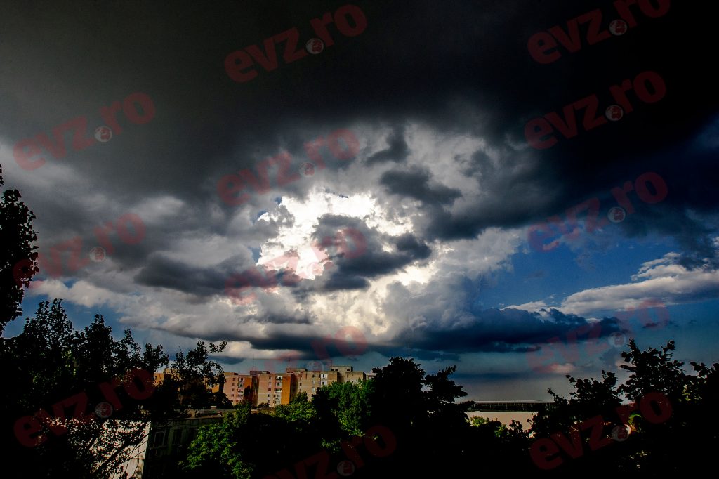 Ce ne așteaptă în primele zile de octombrie. Nu mai avem scăpare. Zilele reci bat la uşă. Alertă ANM