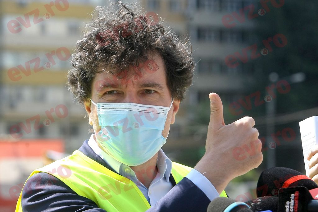 Nicușor Dan și-a trimis un consilier sa se joace de-a directorul la ALPAB. Prima grija, documentele interne ale insituției. ”Nu vorbesc cu presa” VIDEO