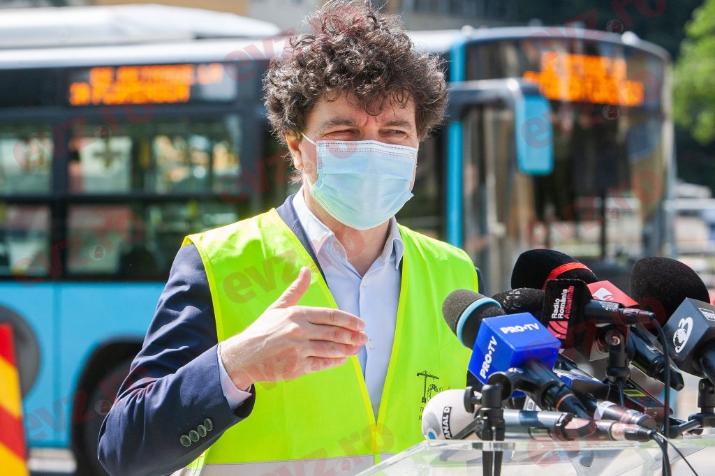 Nicușor Dan are de rezolvat o nouă problemă. Compania care asigură mentenanța autobuzelor Otokar din București riscă să intre în insolvență