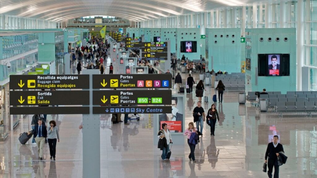 Se schimbă regulile pentru turiști? Se iau decizii la Bruxelles: trei categorii de români care ar putea beneficia de relaxări