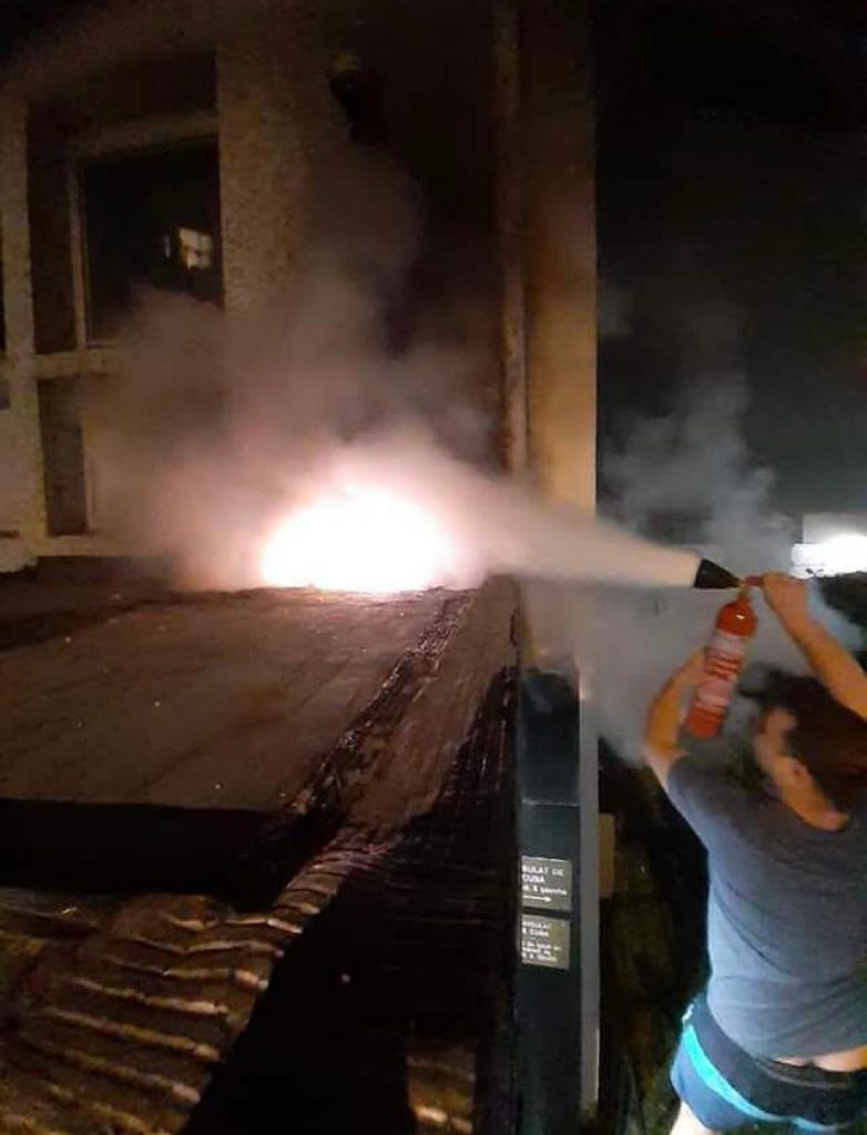 Atac cu coktailuri Molotov la ambasada Cubei din Paris. Oficialii de la Havana acuză Statele Unite. VIDEO