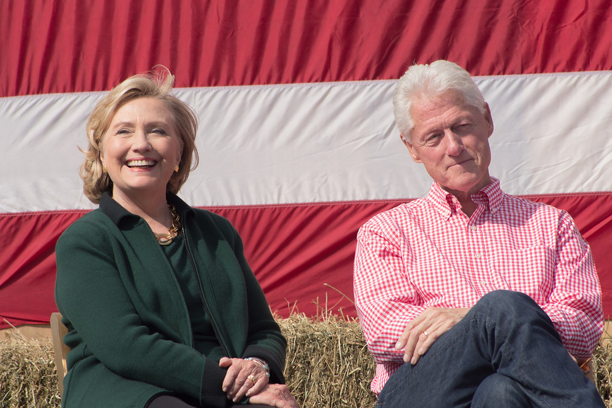 Ancheta în scandalul pedofilului Epstein lovește în plin familia Clinton. Cei doi sfidează Congresul