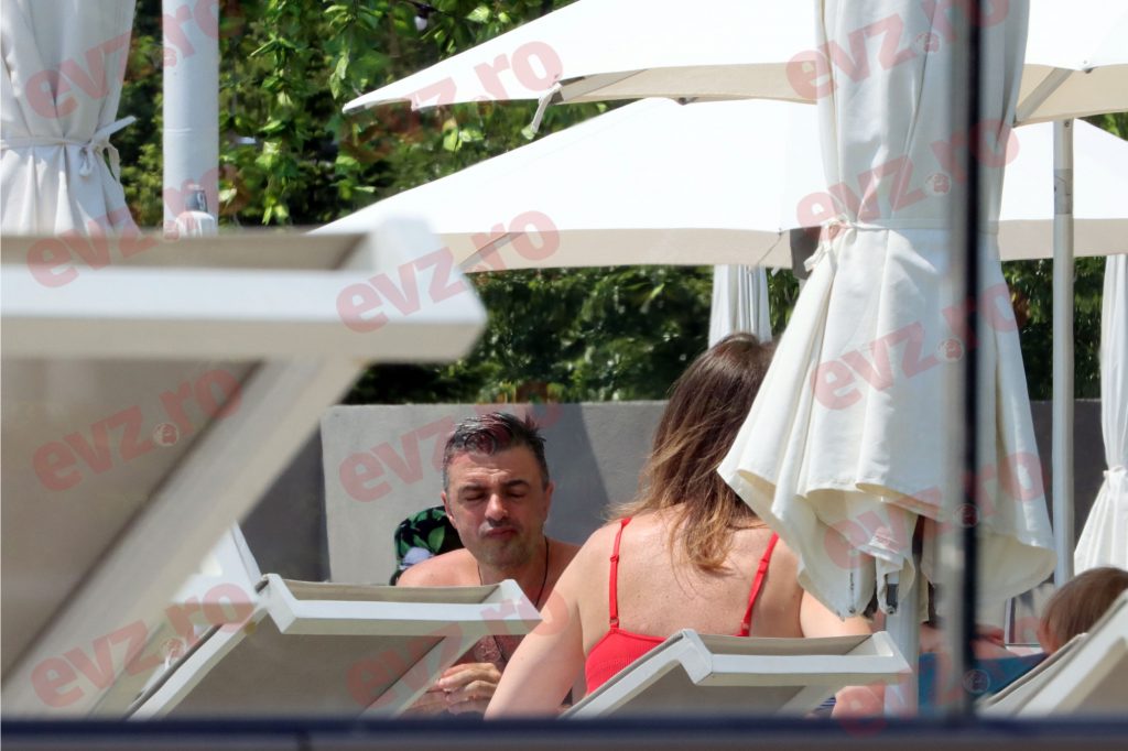 VIDEO/ Există înțelegere și după divorț. Cornel Ilie, momente intime alături de fosta soție și unul dintre copii