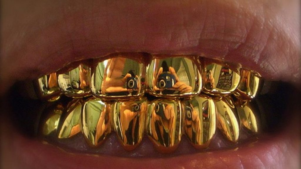 Profanare de morminte într-un cimitir din Alexandria. Au furat dinţii de aur ai morţilor