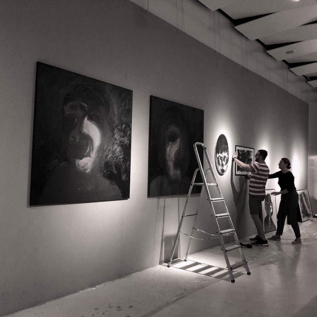 Secretul pe care nu-l știa nimeni despre Iphone.  A fost ascuns într-o pictură: „Acum nu mai sunt atât de sigur”