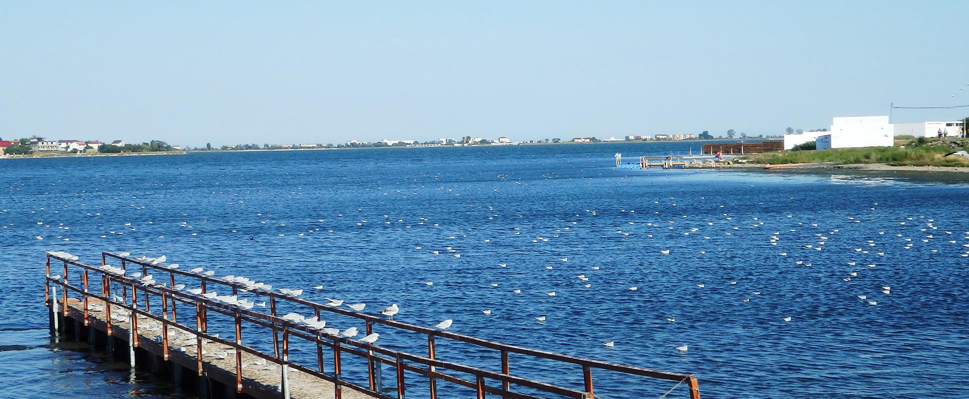 Operațiune de căutare pe lacul Techirghiol, după dispariția a două persoane aflate într-o barcă gonflabilă