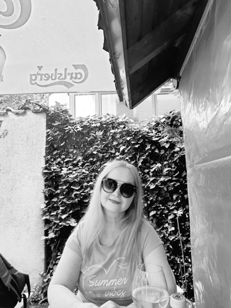 "Dosare de presă" cu Corina Ozon. "Scriitorul trebuie să spargă stereotipurile"