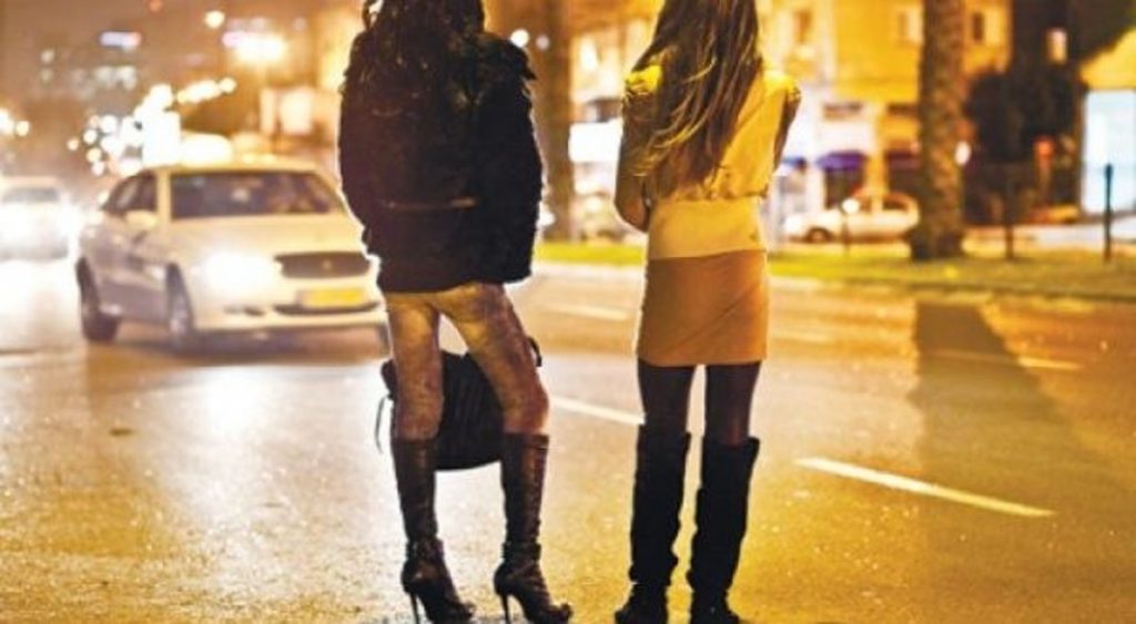 Alertă în Austria. Trei prostituate românce, infectate cu Covid, sunt de negăsit