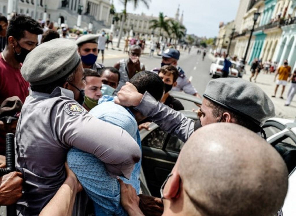 Cuba a comis abuzuri asupra prizonierilor ca urmare a protestelor din iulie 2021, afirmă un ONG