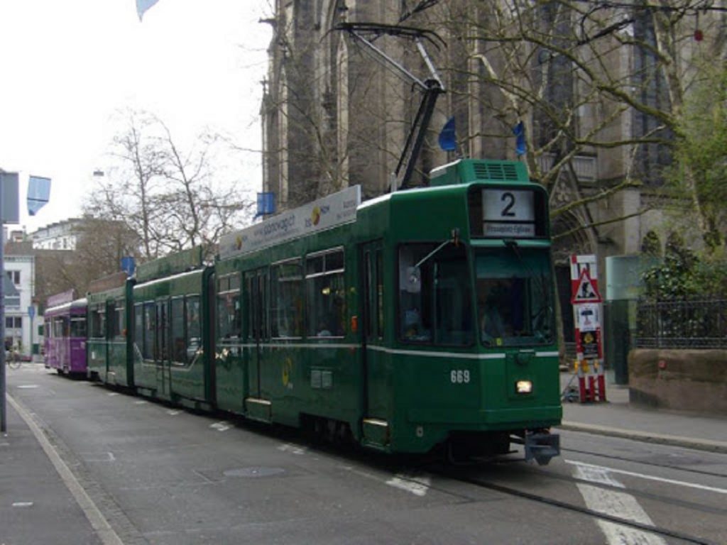 Straniu. A murit în tramvai, iar cadavrul său a fost „plimbat” timp de șase ore