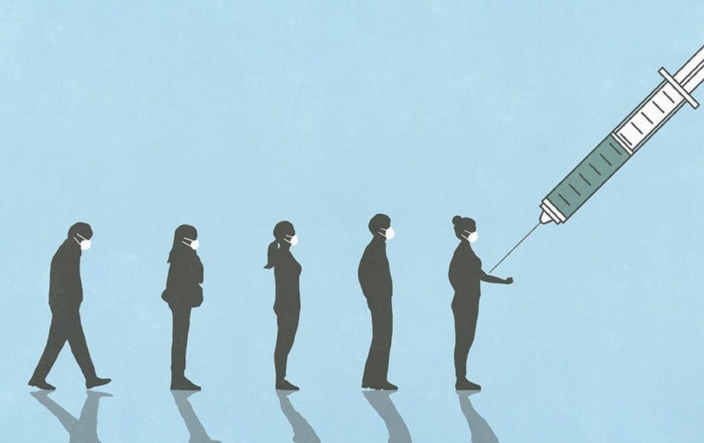 Prima decizie radicală. Cei care nu s-au vaccinat nu mai au voie în supermarketuri, școli și transportul în comun