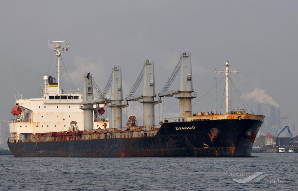 EXCLUSIV. Patru navigatori români, blocați în mijlocului unui război civil. Sunt flămânzi și speriați, iar MAE habar n-avea. ”Mi-a murit mama și n-am putut să ajung acasă”