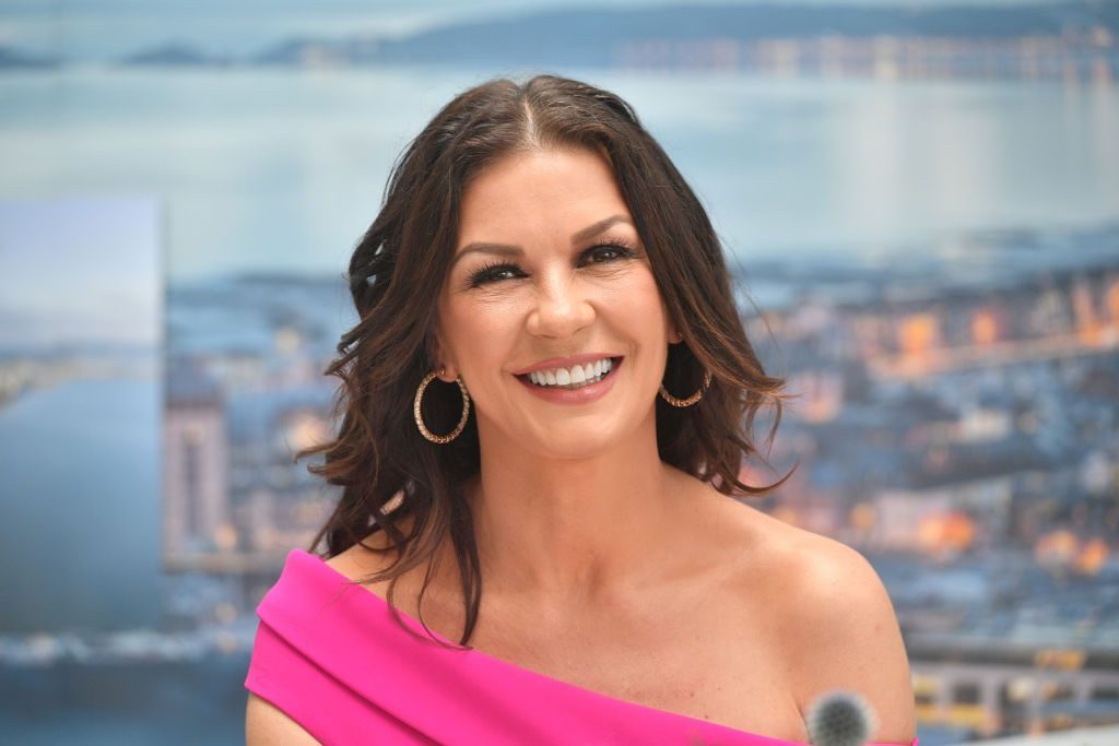 Vedeta britanică Catherine Zeta-Jones va filma o mega-producție pe teritoriul României în colaborare cu Netflix
