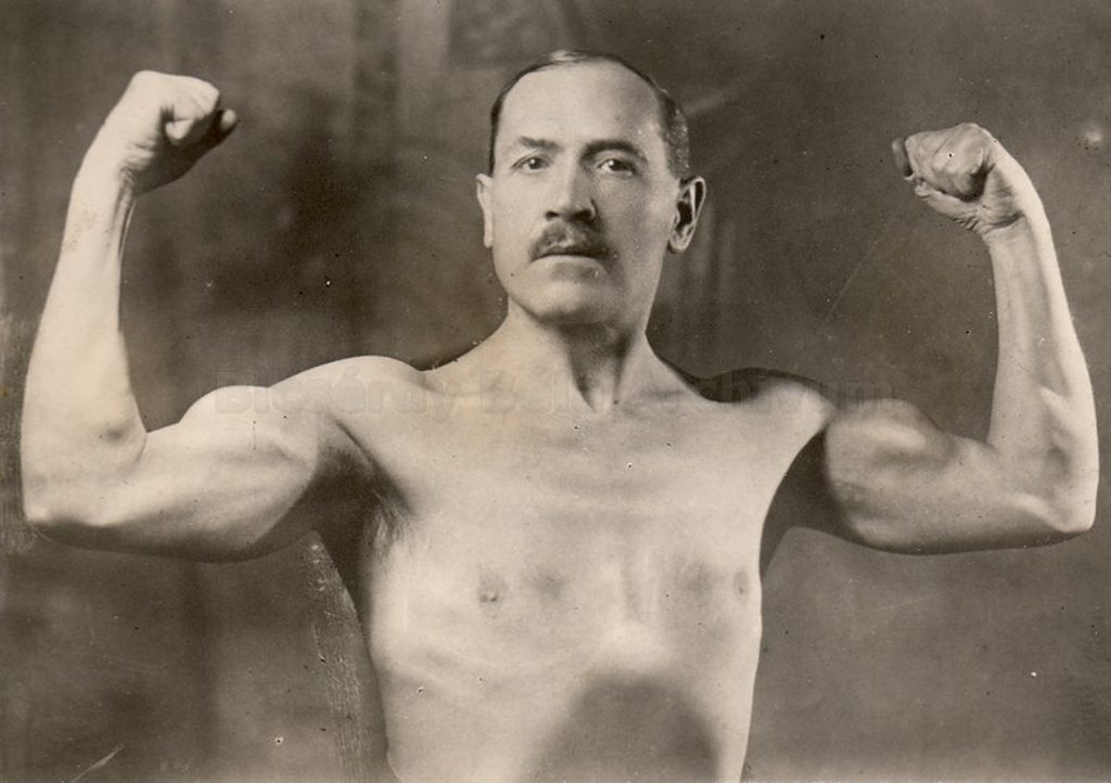 Prima sectă vegan din lume a apărut în România. Imagini inedite cu Bela Bicserby. Istoria secretă