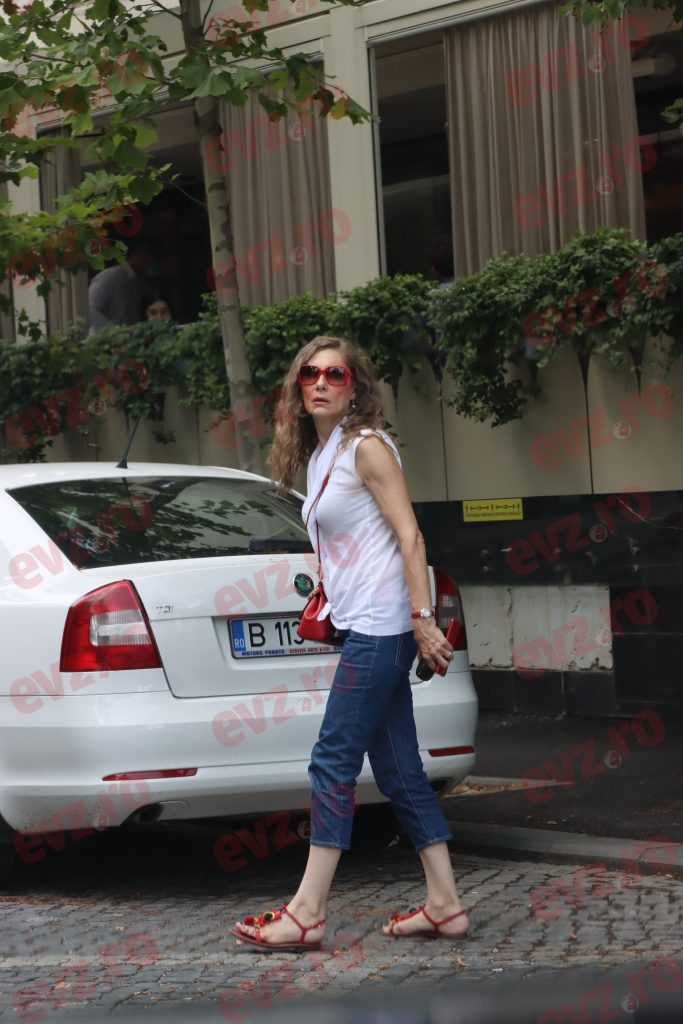 FOTO. Romanița Iovan, fabuloasă și la 56 de ani. Ar putea urca oricând din nou pe podium