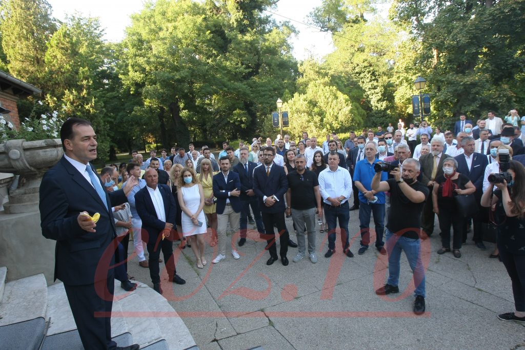 Începe oficial duelul în PNL. Ludovic Orban, la depunerea candidaturii: Sunt o certitudine pentru partid. FOTO