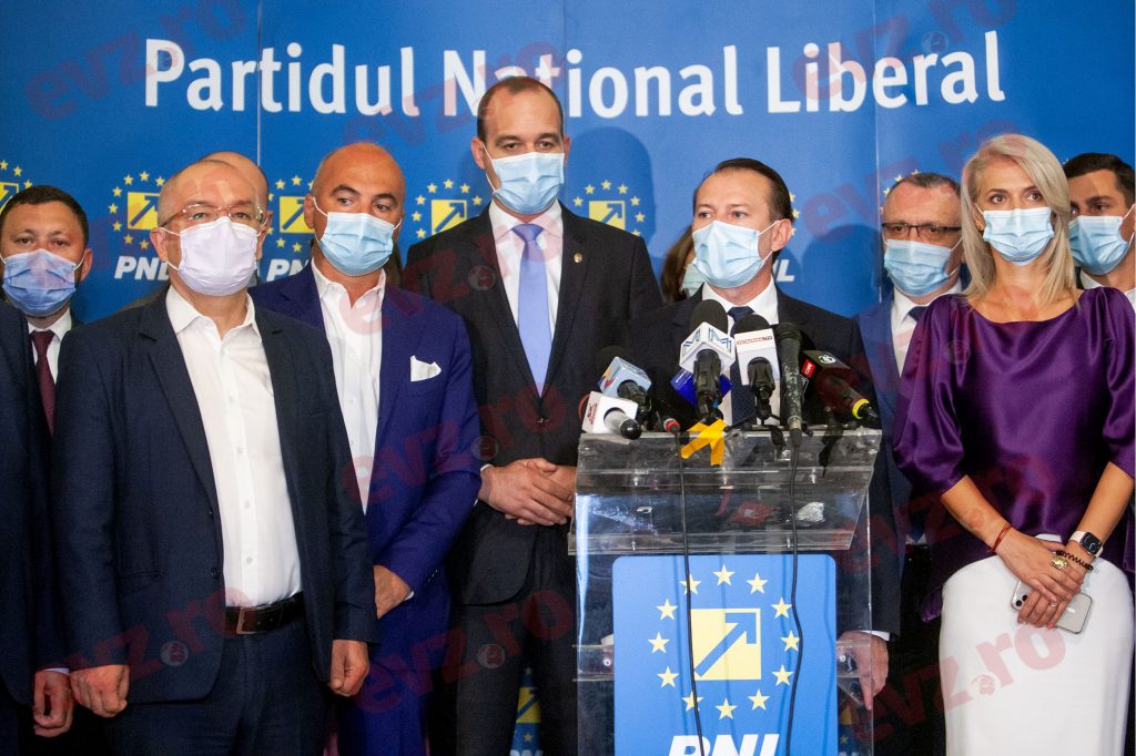 EXCLUSIV. S-a decis câștigătorul alegerilor din PNL. Cîțu, de trei ori mai mulți delegați decât Orban